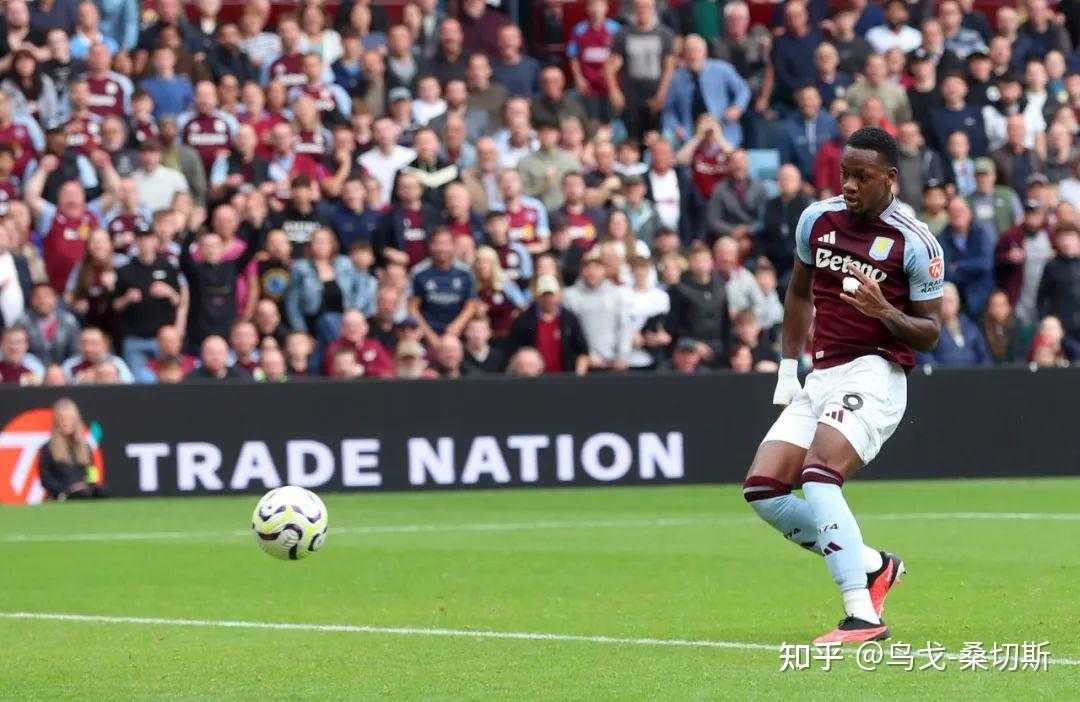 九游网页平台-C罗焦点对战，杜兰特与50激战篮网分钟，战术调整胜负难料！观众掌声雷动(杜兰特去篮网的原因)