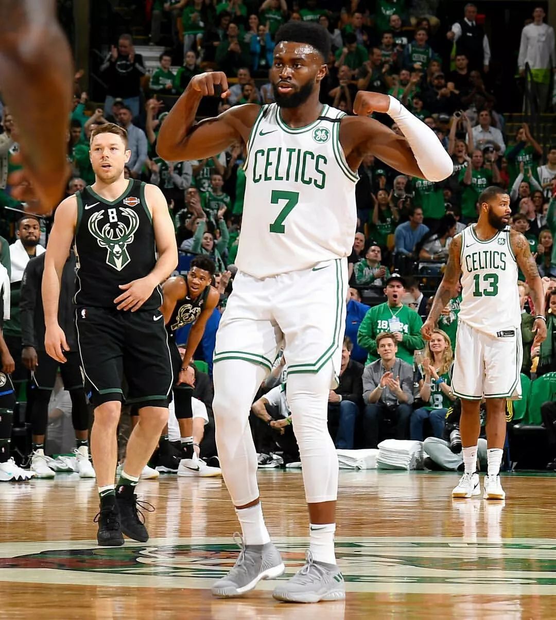 九游网页客户端-亚冠赛程吃紧，多伦多猛龙窗口期外线爆发，球迷炸锅，数据趋势出现新变化(阿根廷的女球迷们就似燃烧的烈焰疯了一样)